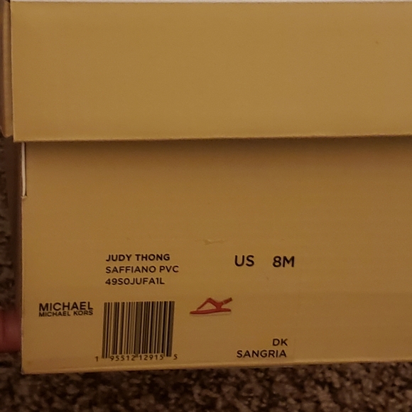 Michael Kors Judy thong sandal - Picture 6 of 8